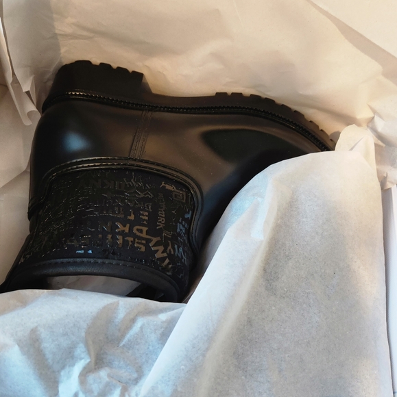 DKNY- Size 9- RAINY COLD WEATHER ANKLE WINTER & SNOW BOOTS - Picture 5 of 6